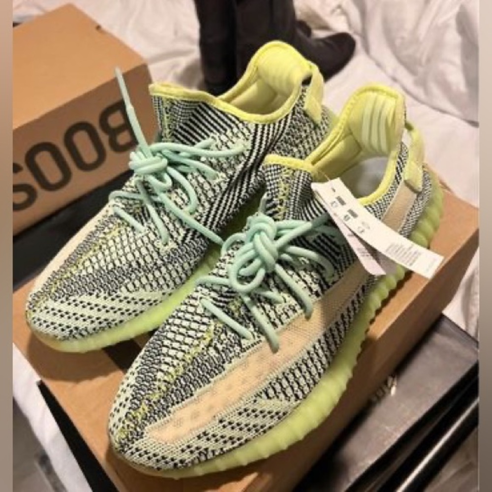 Yeezreel 350